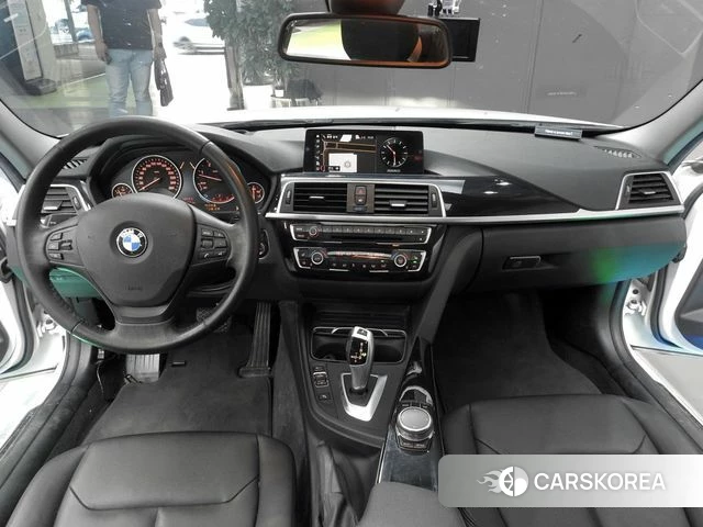BMW 3 Series (F30) 2018 Белый из Кореи, фото 4