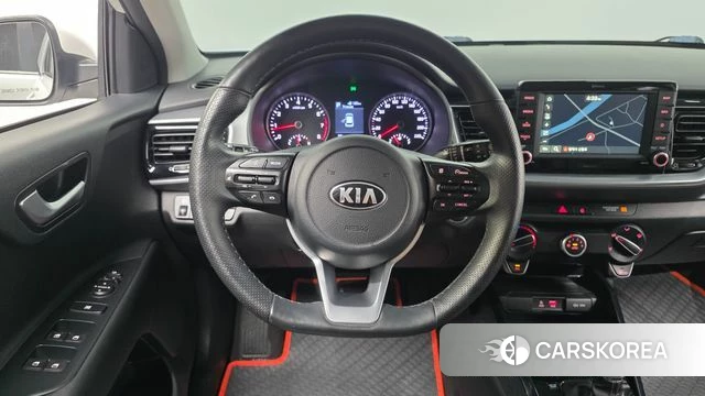 Kia Stonic 2018 Белый из Кореи, фото 4
