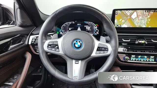 BMW 5 Series (G30) 2023 Черный из Кореи, фото 4