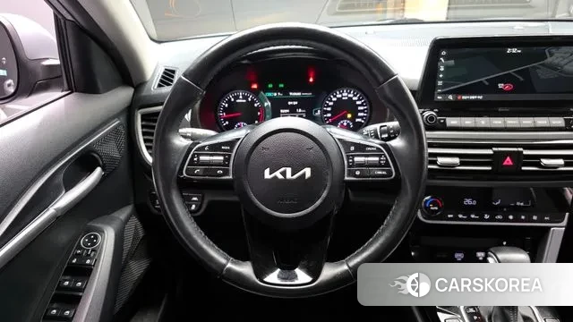 Kia Seltos 2022 Серый из Кореи, фото 4