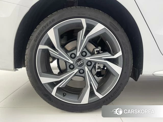 Audi A3 2023 Белый из Китая, фото 4