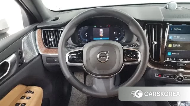 Volvo XC60 second Generation 2024 Белый из Кореи, фото 4