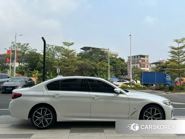 BMW 5 series 2022 Белый из Китая, фото 4