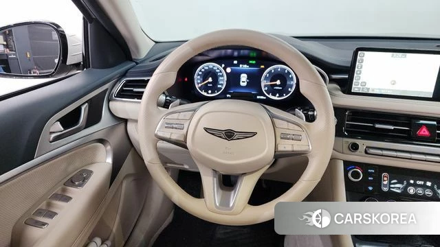 Genesis The New G70 2023 Песочный из Кореи, фото 4