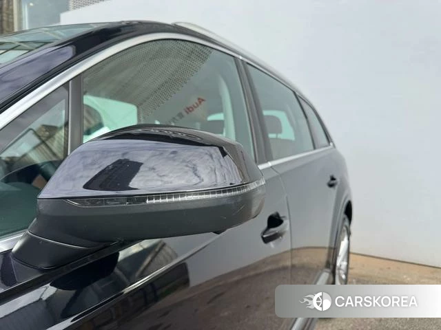 Audi Q7 2021 Черный из Китая, фото 4