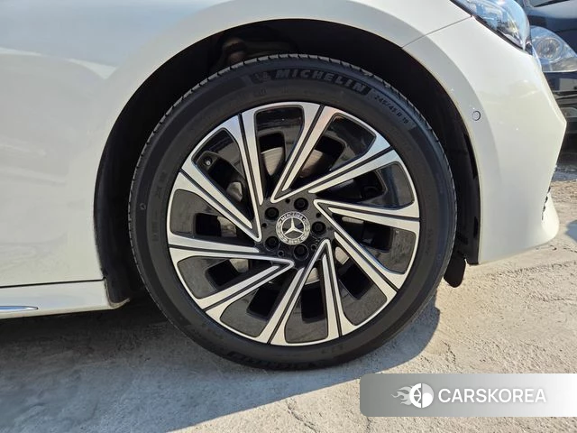 Mercedes-Benz E-Class W214 2024 Белый из Кореи, фото 4