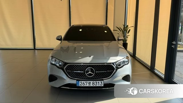 Mercedes-Benz E-Class W214 2025 Серебристо-серый из Кореи, фото 4