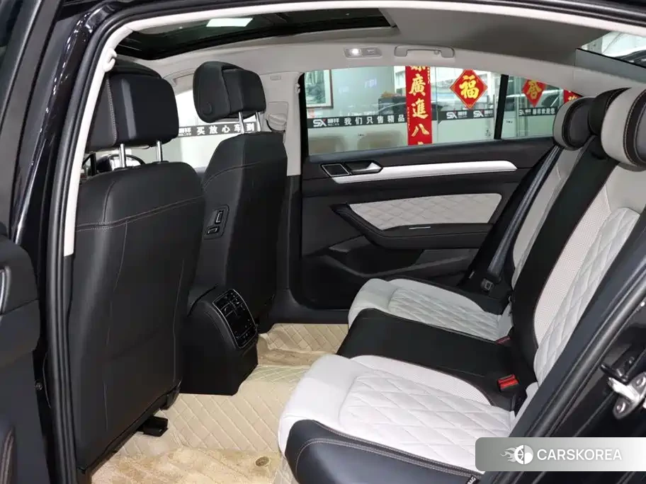 Volkswagen Magotan 2024 Черный из Китая, фото 4
