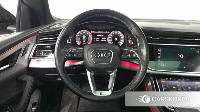 Audi Q8 (4M) 2022 Черный из Кореи, фото 4