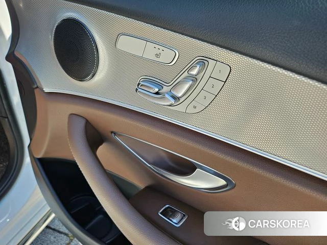 Mercedes-Benz E-Class W213 2018 Белый из Кореи, фото 4