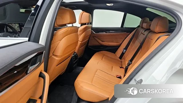 BMW 5 Series (G30) 2021 Белый из Кореи, фото 4