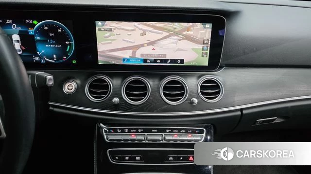 Mercedes-Benz E-Class W213 2022 Белый из Кореи, фото 4