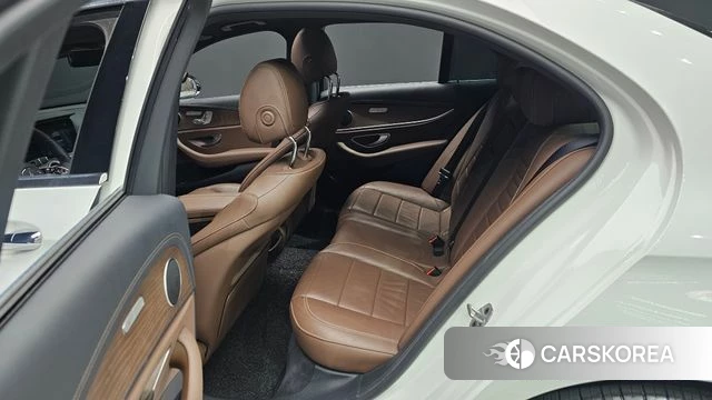 Mercedes-Benz E-Class W213 2022 Белый из Кореи, фото 4