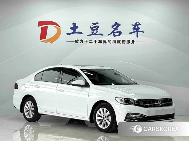 Volkswagen Bora 2022 Белый из Китая, фото 4