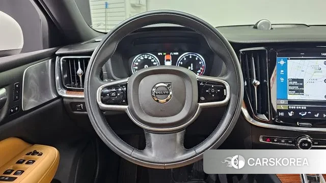 Volvo S60 3rd generation 2022 Белый из Кореи, фото 4