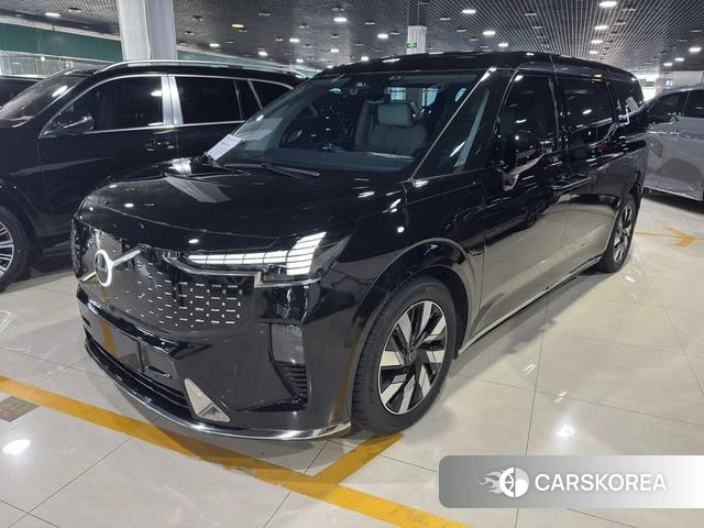 Volvo EM90 2025 Черный из Китая, фото 4