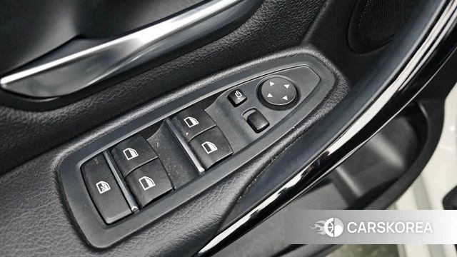 BMW 3 Series (F30) 2018 Белый из Кореи, фото 4