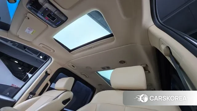 Hyundai Staria 2023 Белый из Кореи, фото 4