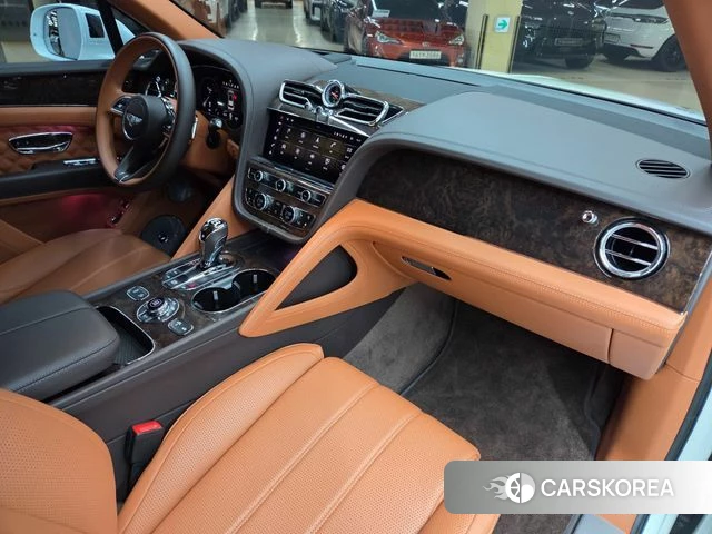 Bentley Bentayga 2021 Белый из Кореи, фото 4