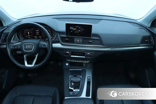 Audi Q5L 2021 Черный из Китая, фото 4