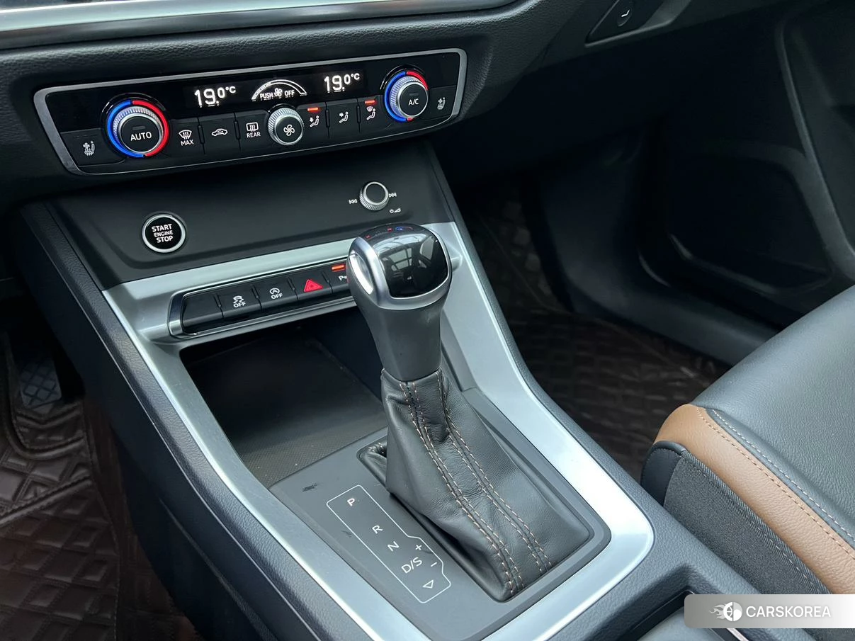 Audi Q3 2021 Темно-серый из Китая, фото 4