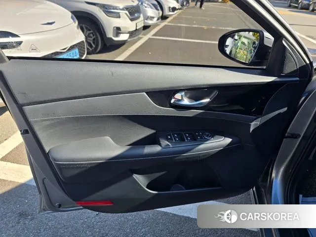 Kia The New K3 2nd generation 2023 Серый из Кореи, фото 4