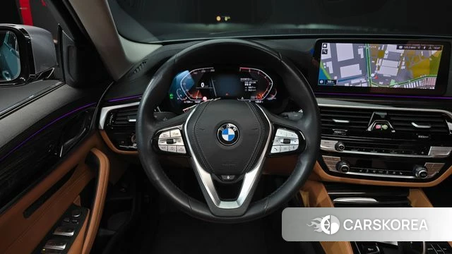 BMW 5 Series (G30) 2023 Серебристо-серый из Кореи, фото 4