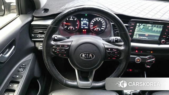 Kia Stonic 2018 Белый из Кореи, фото 4