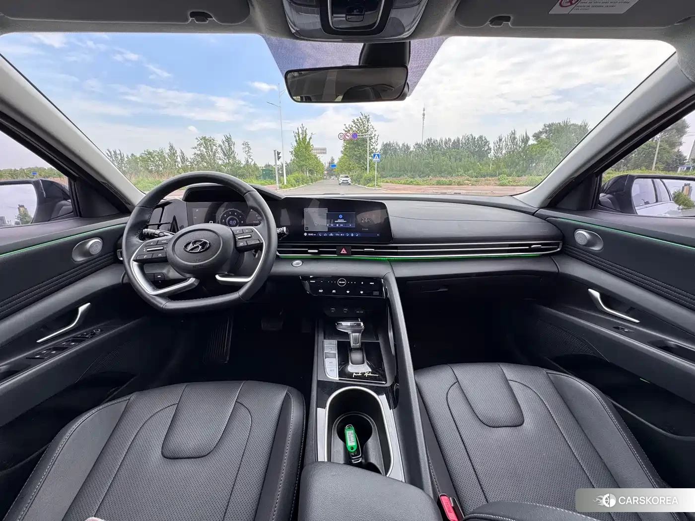 Hyundai Elantra 2023 Белый из Китая, фото 4