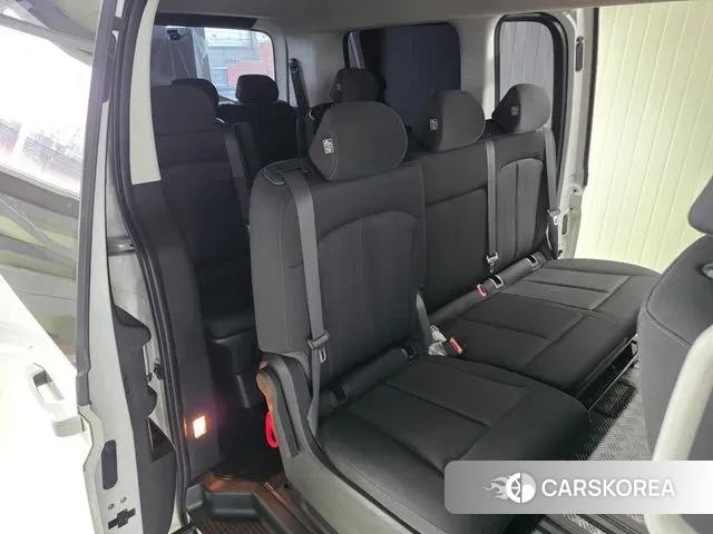 Hyundai Staria 2022 Белый из Кореи, фото 4