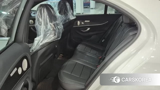 Mercedes-Benz E-Class W213 2023 Белый из Кореи, фото 4