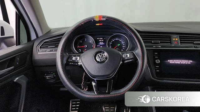 Volkswagen Tiguan second Generation 2020 Белый из Кореи, фото 4