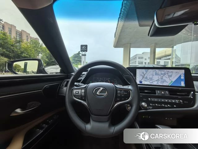 Lexus ES 2024 Серебристо-серый из Китая, фото 4