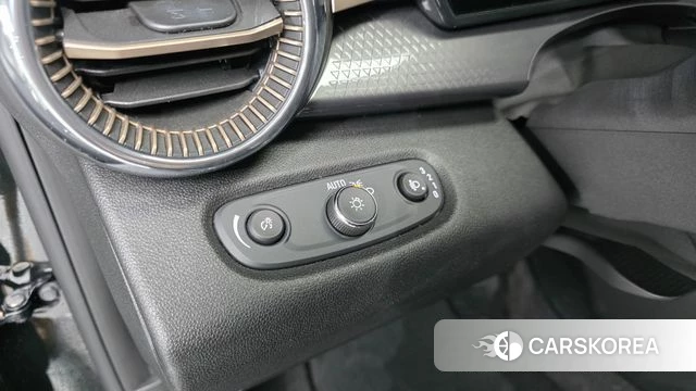 Chevrolet (GM Daewoo) Trax Crossover 2023 Черный из Кореи, фото 4