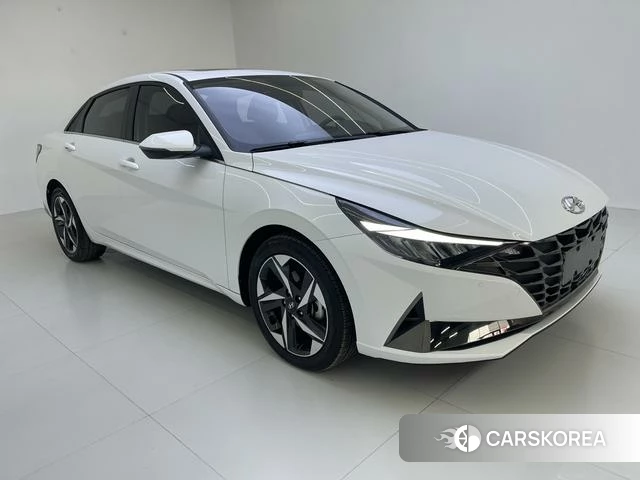 Hyundai Elantra 2023 Белый из Китая, фото 4
