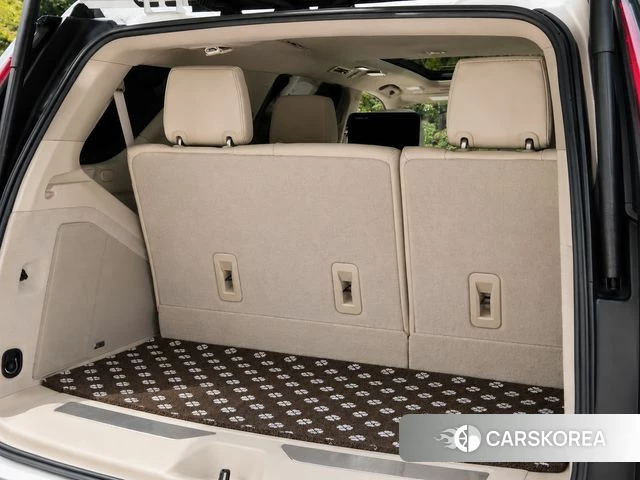 Cadillac Escalade 5th Generation 2023 Белый из Кореи, фото 4