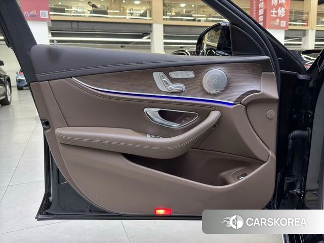 Mercedes-Benz E-class id 4221364 из Китая 4