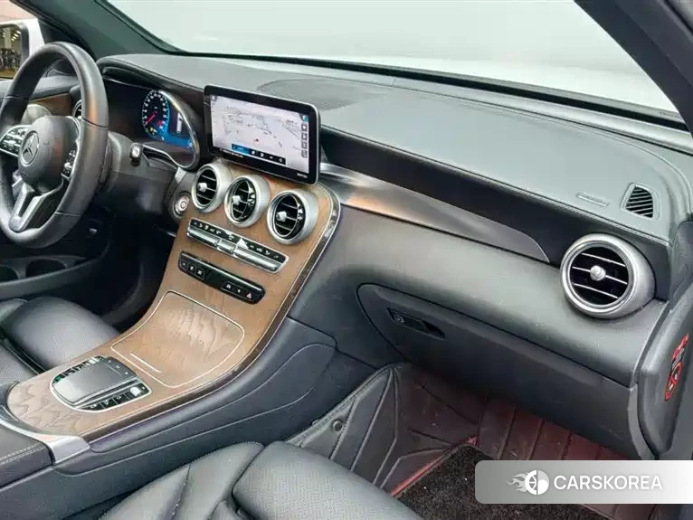 Mercedes-Benz GLC 2023 Белый из Китая, фото 4