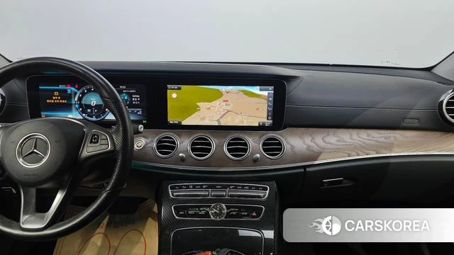 Mercedes-Benz E-Class W213 2018 Белый из Кореи, фото 4