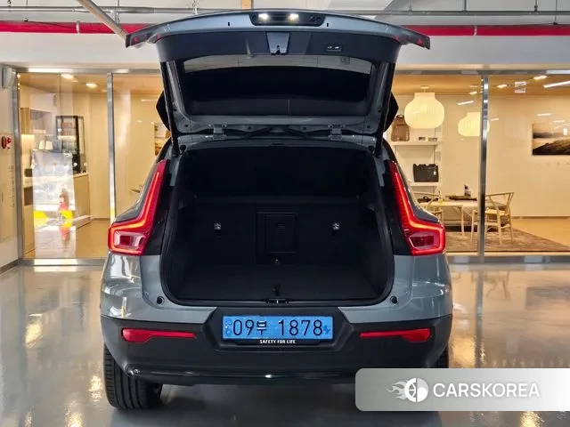 Volvo XC40 Richards 2024 Серый из Кореи, фото 4