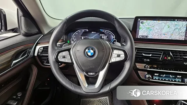 BMW 5 Series (G30) 2022 Белый из Кореи, фото 4