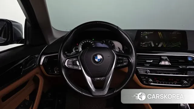 BMW 5 Series (G30) 2018 Серебристо-серый из Кореи, фото 4