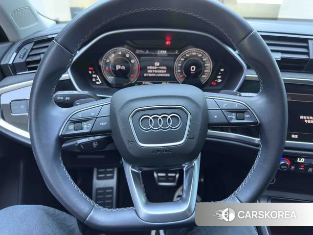 Audi Q3 2023 Черный из Китая, фото 4