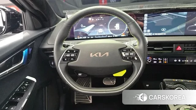 Kia EV6 2023 Черный из Кореи, фото 4