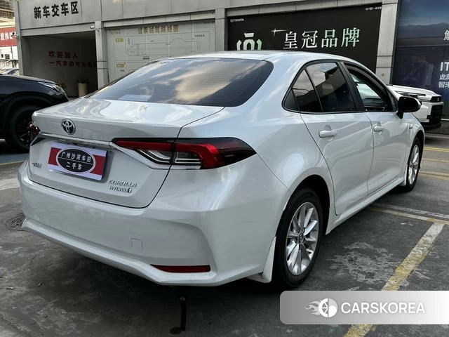 Toyota Corolla 2022 Белый из Китая, фото 4