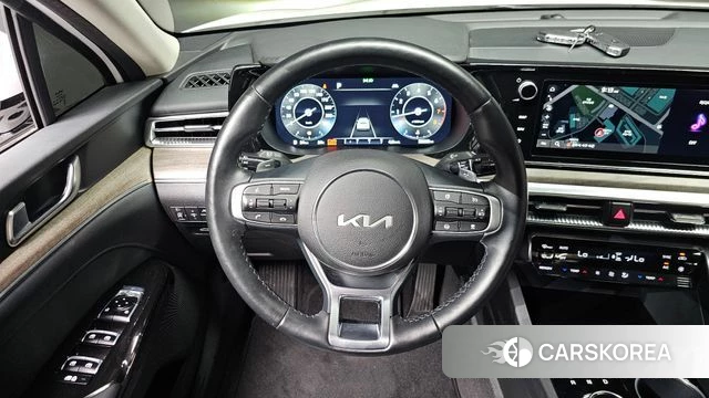 Kia K5 3rd generation 2023 Белый из Кореи, фото 4