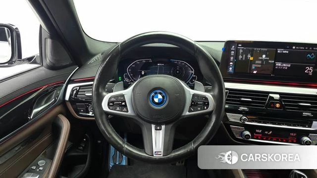 BMW 5 Series (G30) 2022 Белый из Кореи, фото 4
