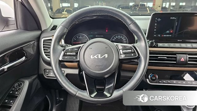 Kia Seltos 2022 Белый из Кореи, фото 4