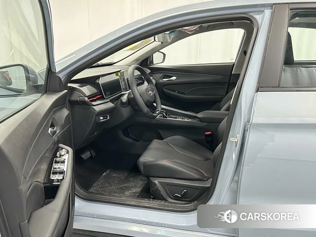 Geely Automobile Binrui 2026 Серебристо-серый из Китая, фото 4