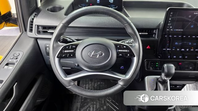 Hyundai Staria 2023 Желтый из Кореи, фото 4